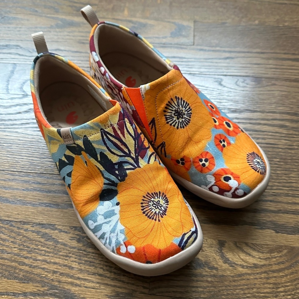 UIN Toledo Marigolds Women's Size 8 Slip on Orange Art Travel Comfort Loafers